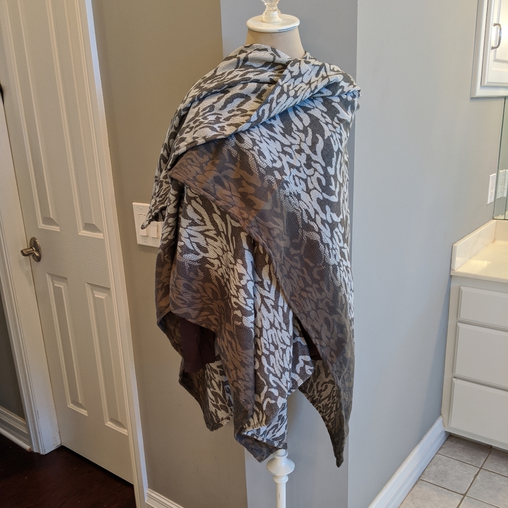 Beautiful Wrap - Picture 3 of 4